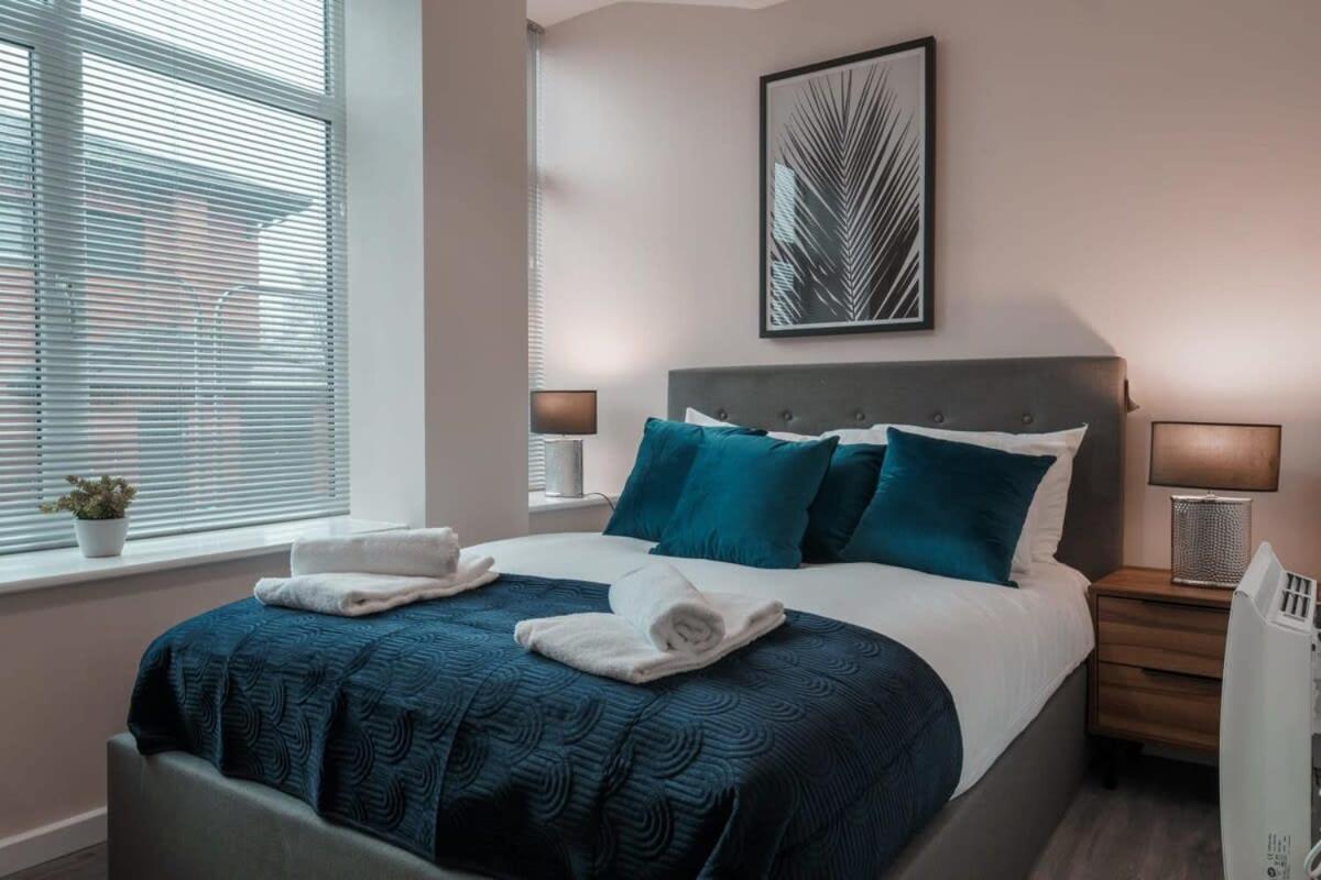 Contemporary 2 Bed Manchester Apartment - Sleeps 4 ภายนอก รูปภาพ